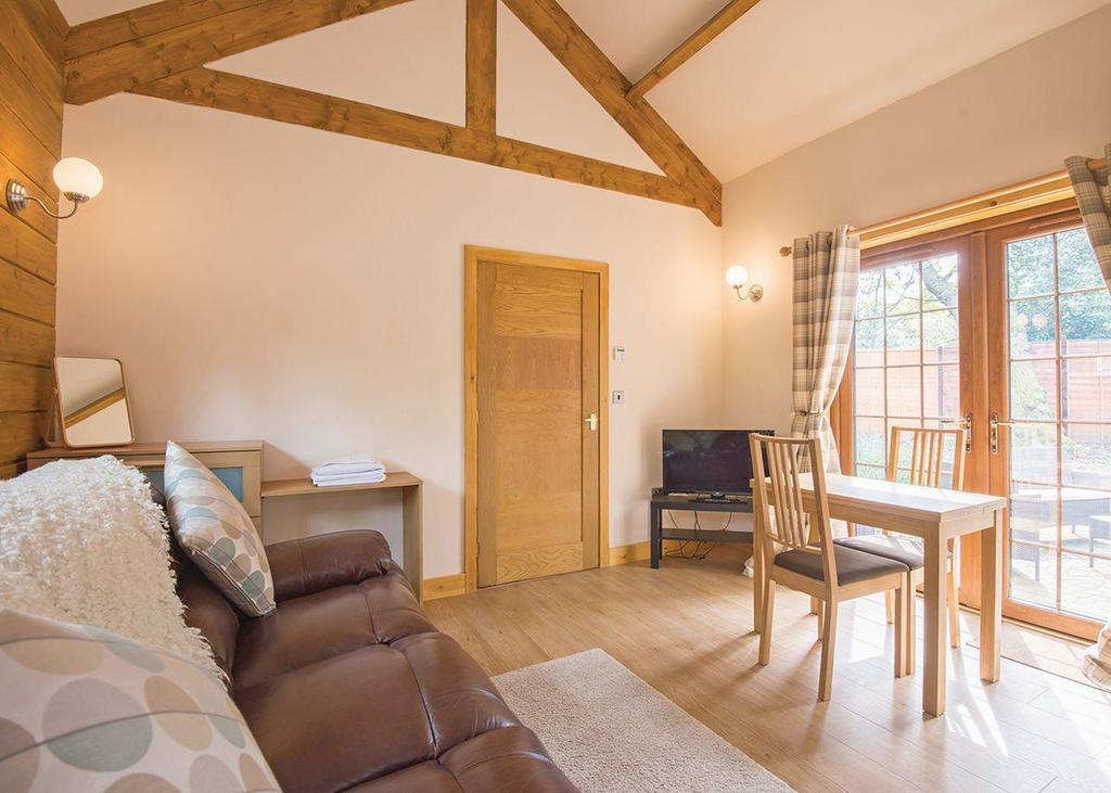 Redbrick Lodges Clipstone Extérieur photo